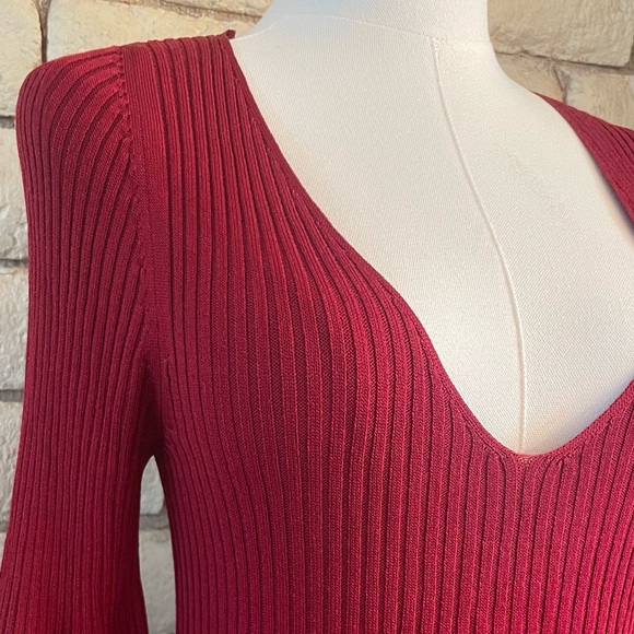 Leon Max Elegant Red Knit Dress - Picture 7 of 9